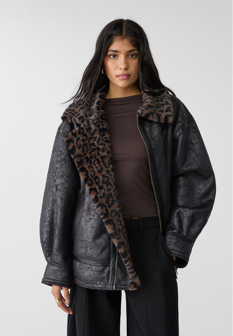 Stradivarius Geacă Cu Două Fețe Din Imitație De Blană Leopard Negru S