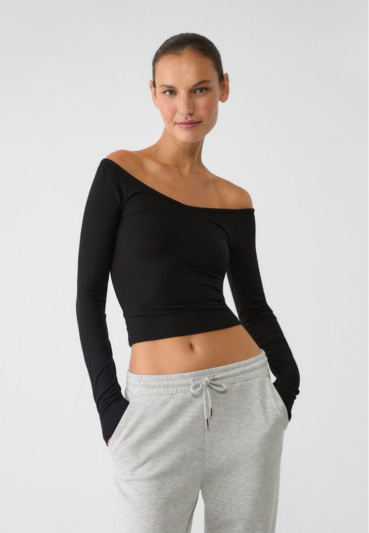 Stradivarius Tricou Reiat Cu Decolteu În V Negru L