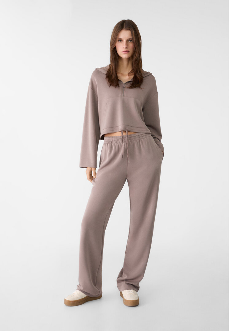 Stradivarius Pantaloni Straight Soft Maro M