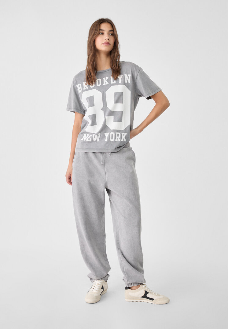 Stradivarius Pantaloni Jogger Boyfriend Acid Wash Gri Închis M