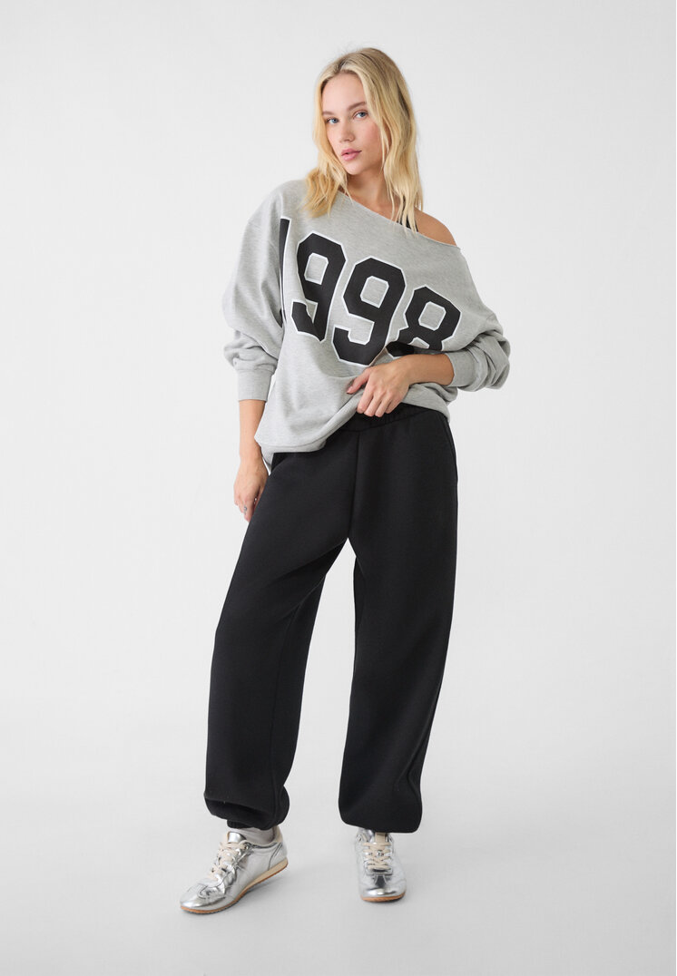 Stradivarius Pantaloni Joggers Din Pluș Boyfriend Negru L