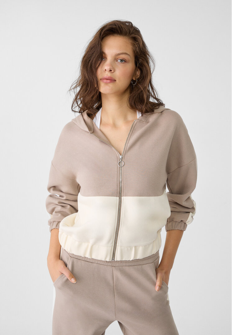 

Stradivarius Kontrastowa bluza z kapturem zapinana na suwak Brązowy XL