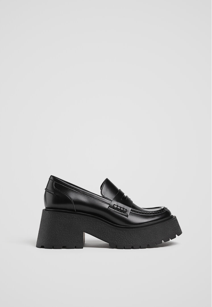 Stradivarius Mocasini Închiși Cu Toc Negru 41