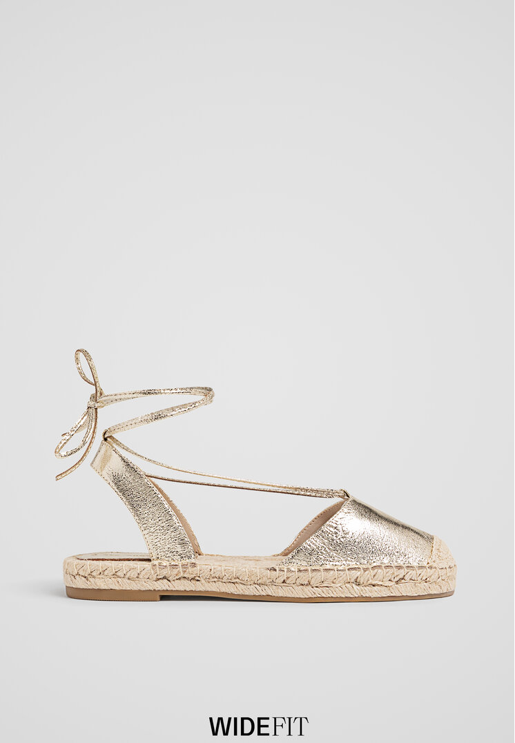 Stradivarius Wide Fit. Espadrile Metalice Legate Pe Picior Auriu 39