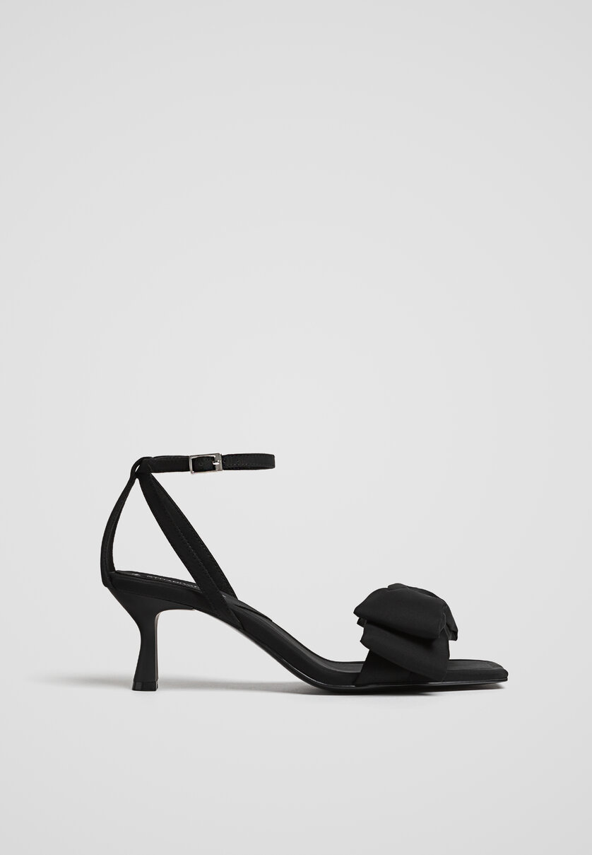 Heeled bow sandals