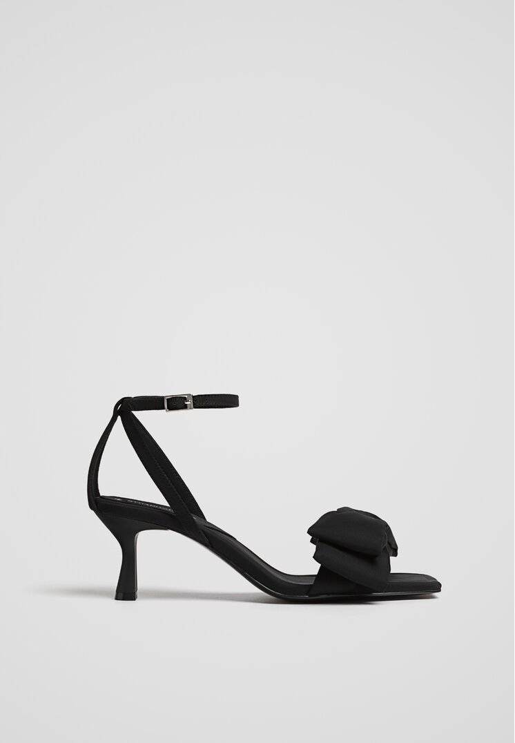 Stradivarius Sandale Cu Toc Și Fundă Negru 35