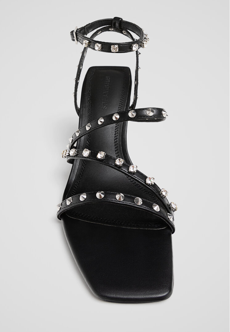 Stradivarius Sandali con tacco e decorazioni  NERO  41
