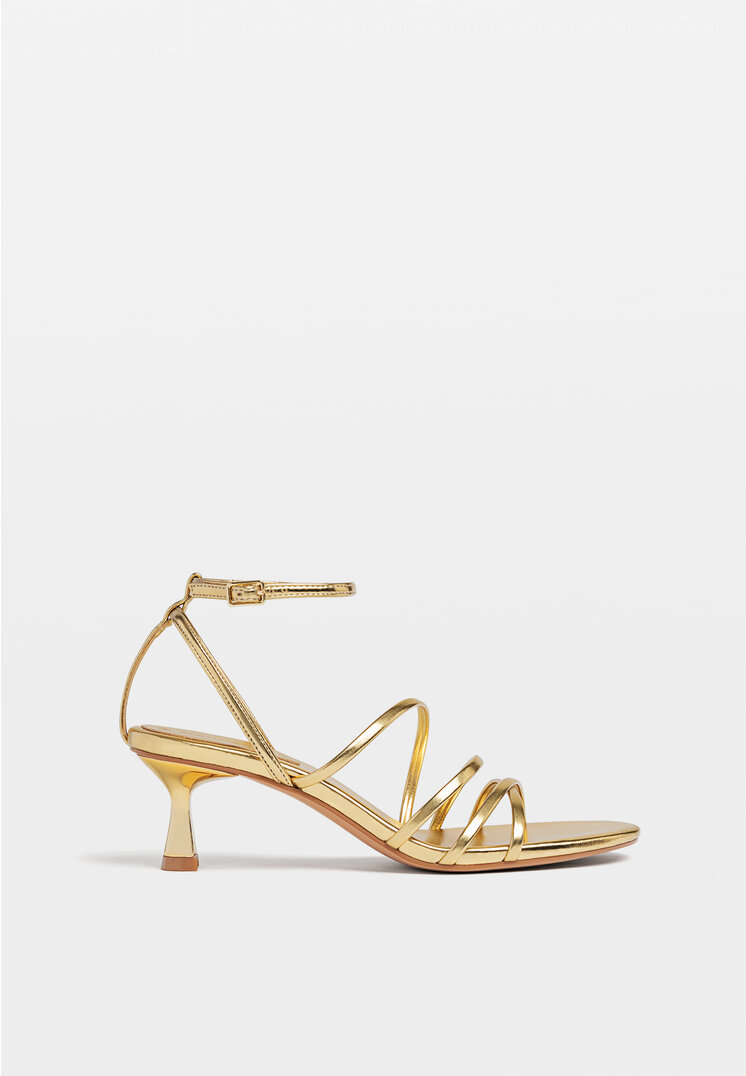 

Stradivarius Riemchensandaletten mit Absatz GOLD 41