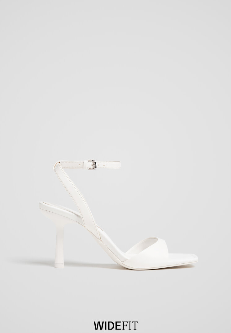 Stradivarius Wide Fit. Sandale Cu Toc Subțire Ecru 39
