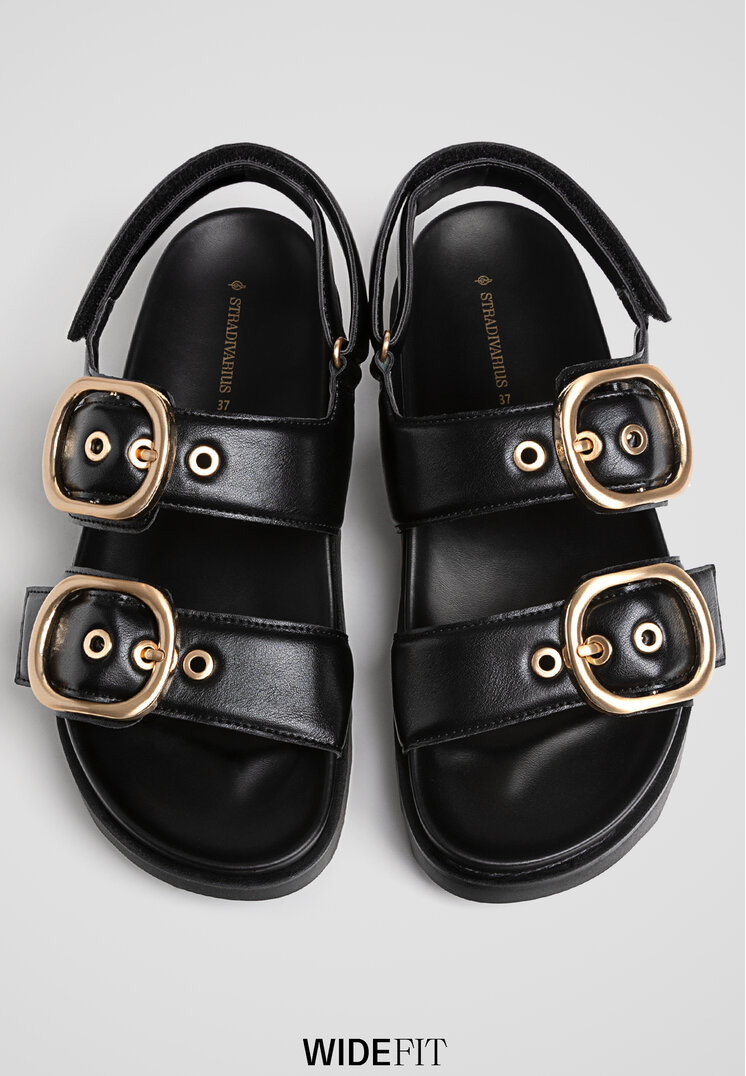 Stradivarius WIDE FIT. Flat sandals with buckles BLACK 5