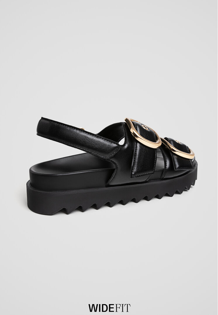 Stradivarius WIDE FIT. Flat sandals with buckles BLACK 5