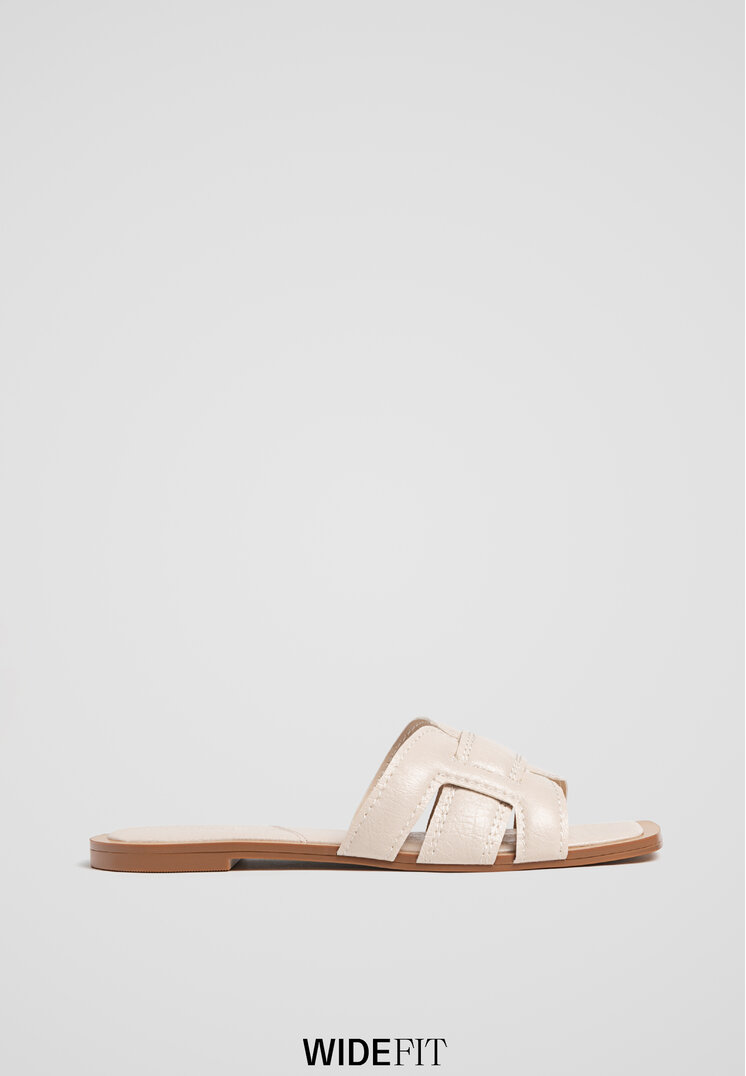 Stradivarius Wide Fit. Sandale Joase Cu Barete Ecru 38