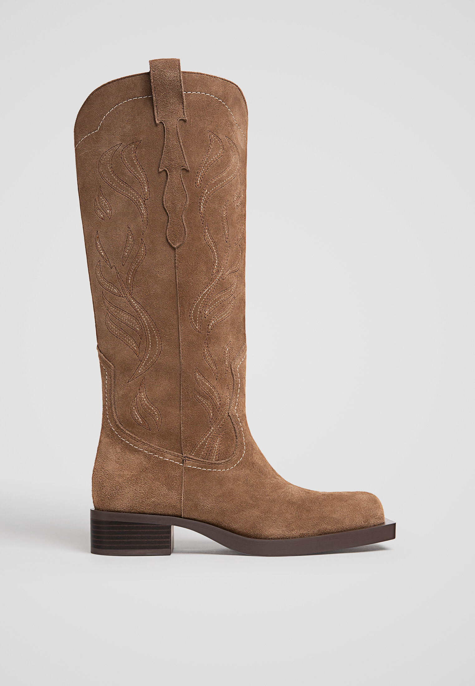 Bottes cowboy plates en cuir