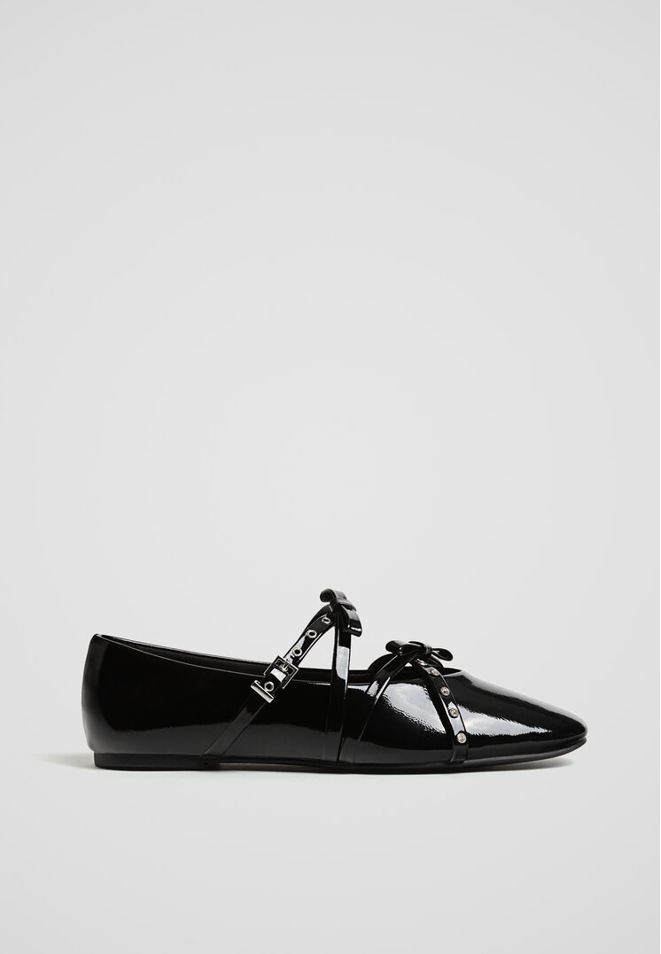 

Stradivarius Ballerinas mit Bändern und Nieten SCHWARZ 41