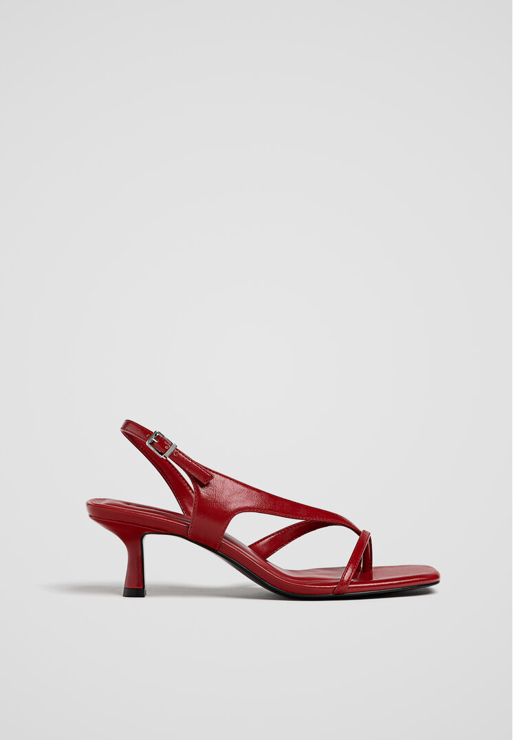 

Stradivarius Sandalen mit Absatz und Riemchen ROT 40