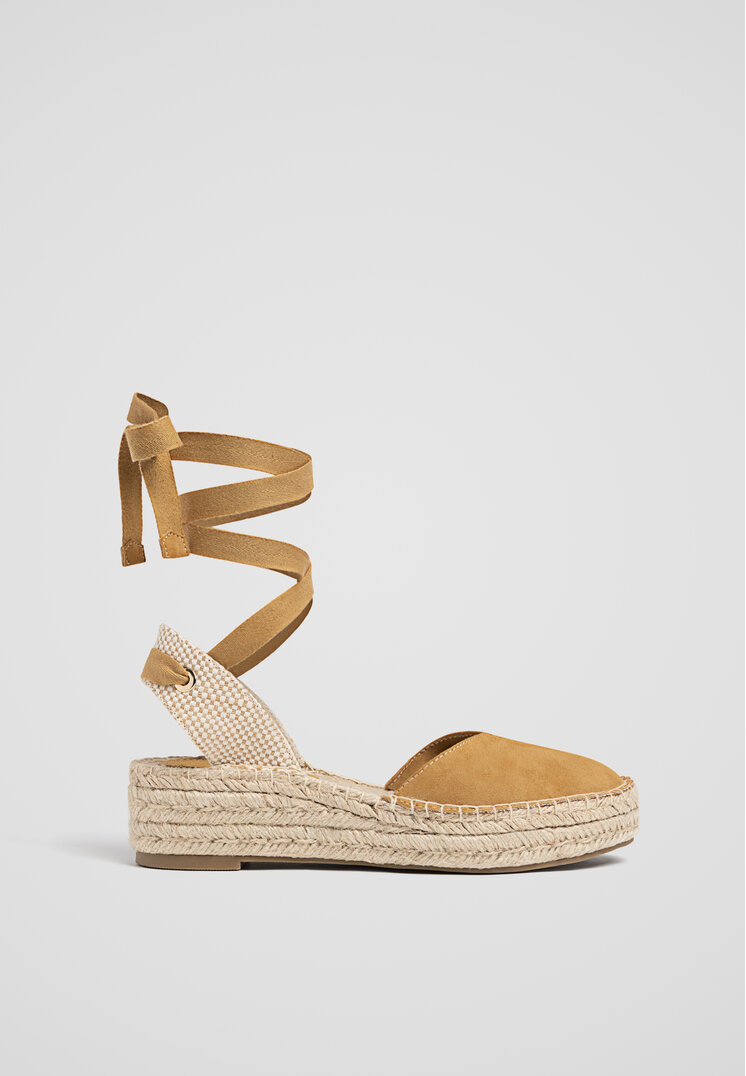 

Stradivarius Wiązane espadryle BEŻOWY 41