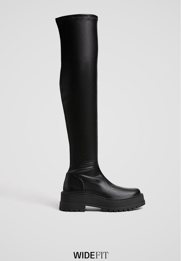 Stradivarius Wide Fit. Cizme Joase Negre Xl, Cu Talpă Track Negru 37