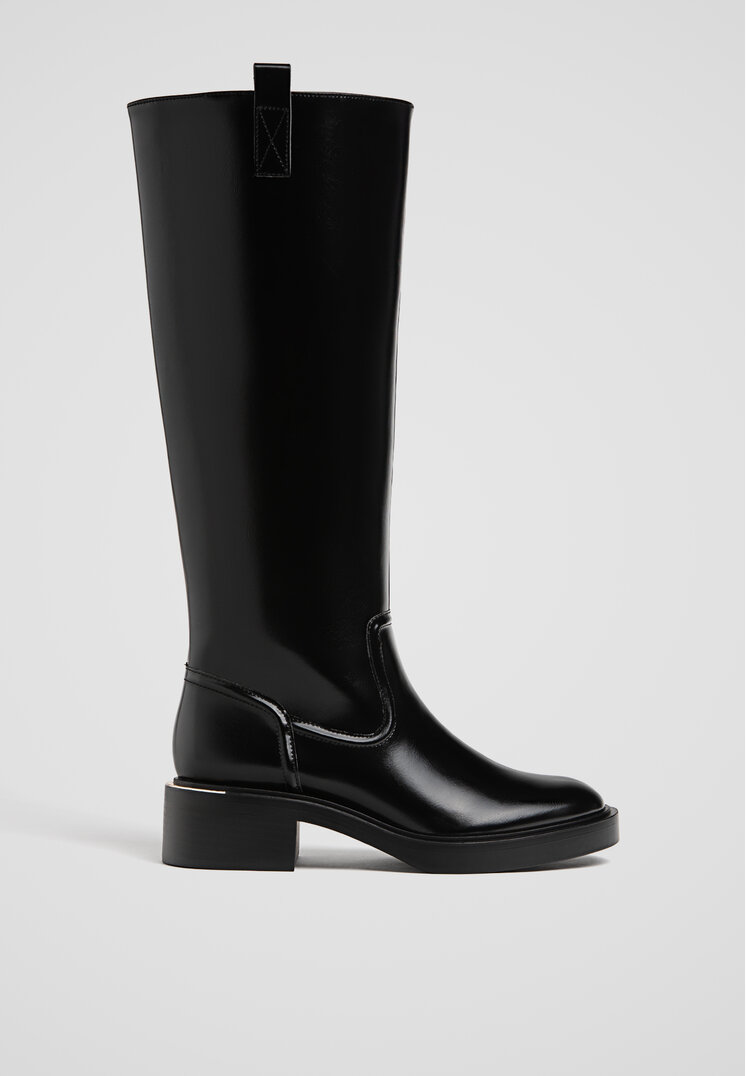 

Stradivarius Flache Stiefel im Reitstil SCHWARZ 39