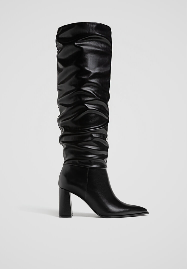 

Stradivarius Wysokie kozaki slouchy na obcasie Czarny 35