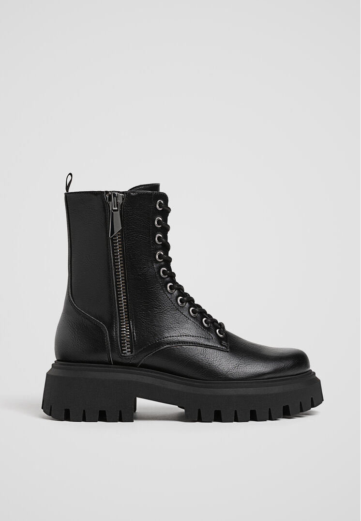 Stradivarius Ghete Fără Toc Cu Șireturi Negru 38