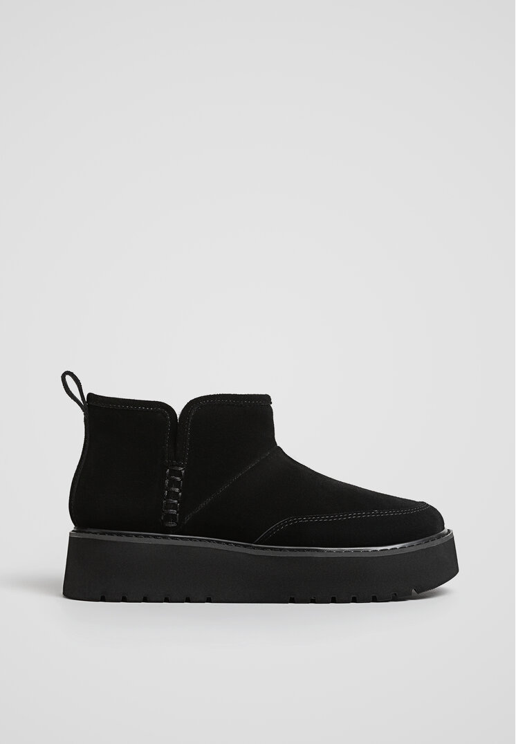 Stradivarius Botine Cu Imitație De Blană Și Piele Negru 38