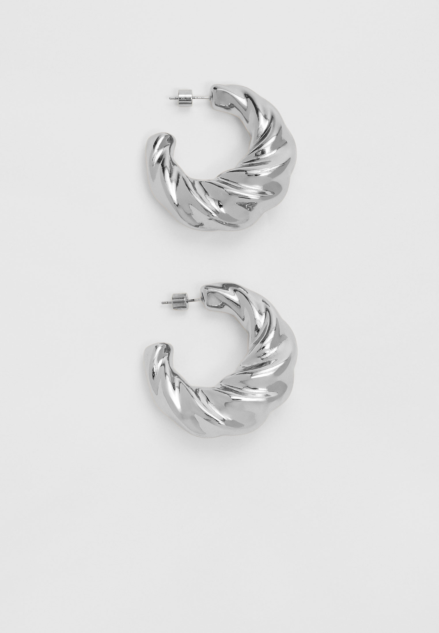 Maxi textured hoop earrings - Women's fashion | Stradivarius 