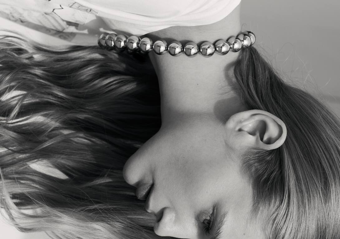 Metal sphere necklace