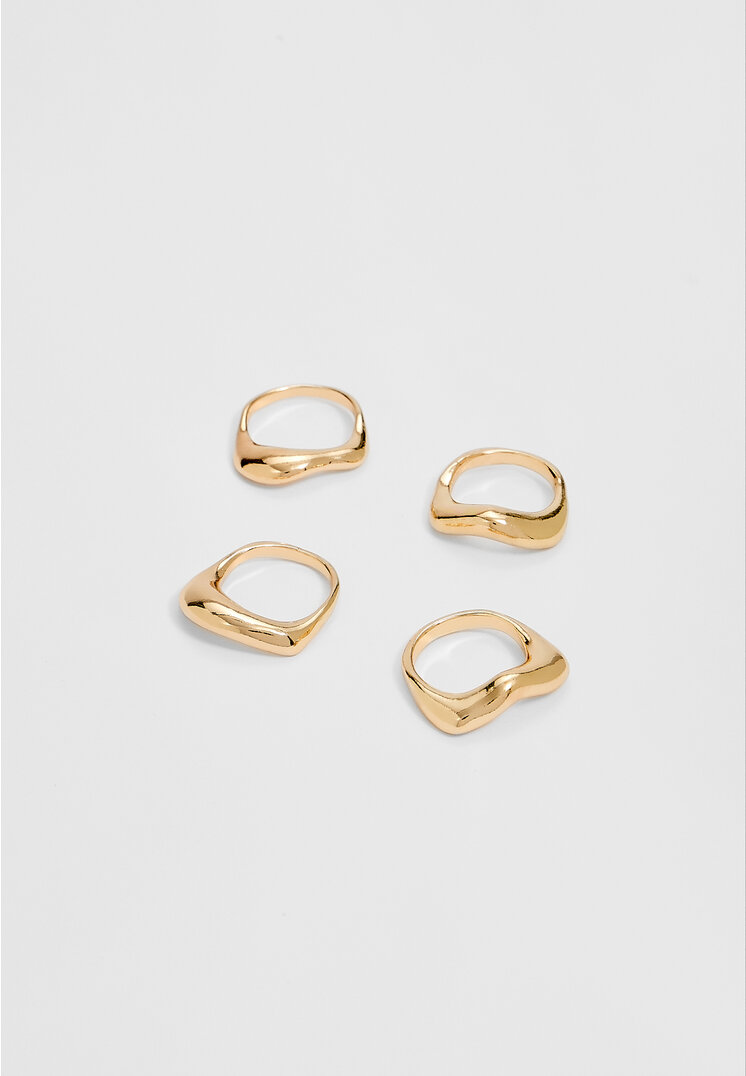 

Stradivarius 4er-Set unregelmäßig geformte Ringe Goldfarben OS