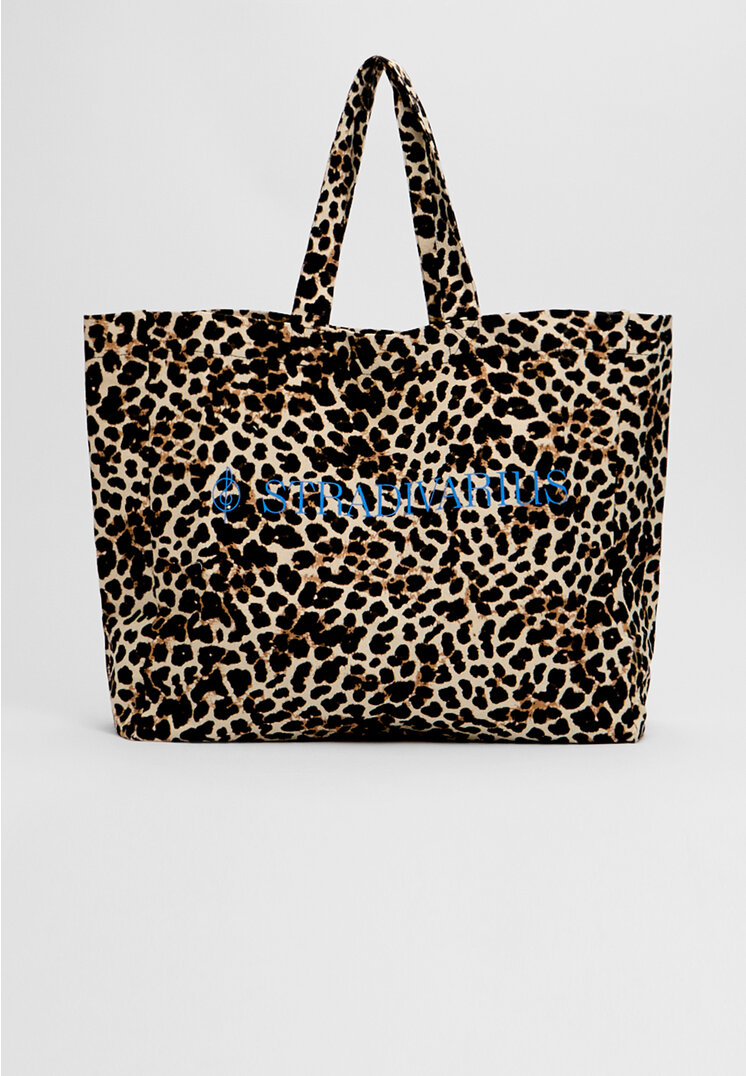

Stradivarius Tasche aus Gewebe im Leoparden-Look Beige OS