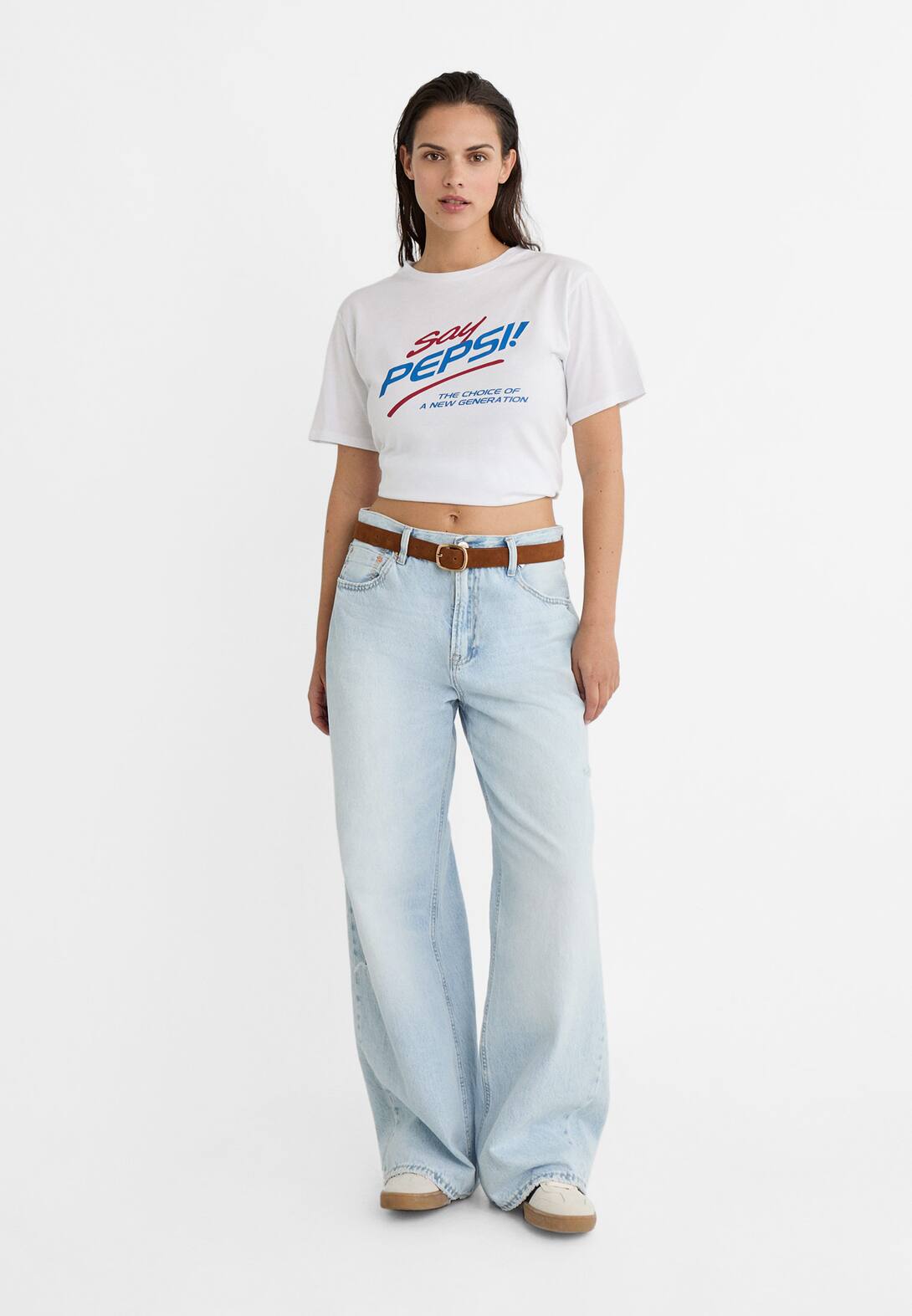 Belt with oval buckle