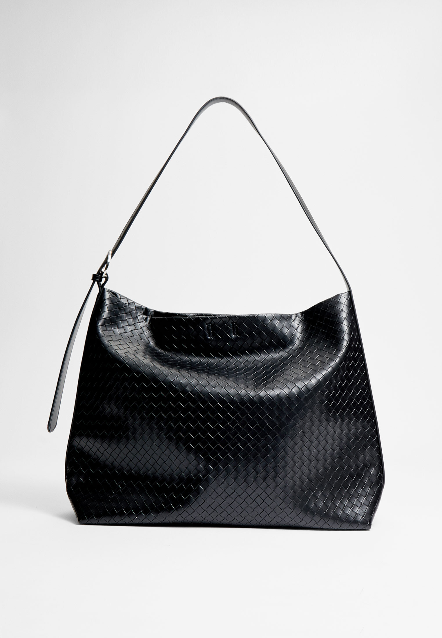 Bolso gris stradivarius new arrivals