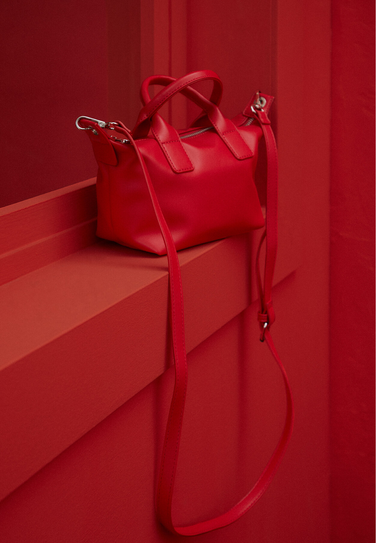 Riñonera transparente stradivarius store