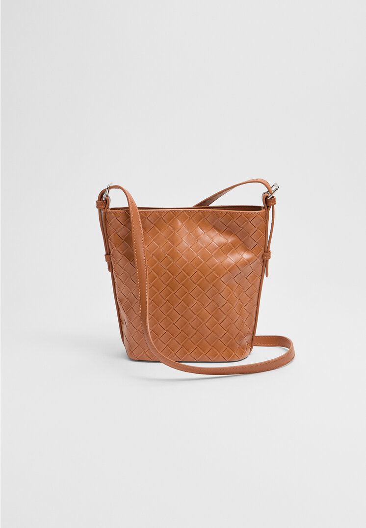 

Stradivarius Kleine geflochtene Umhängetasche Helles Camel OS