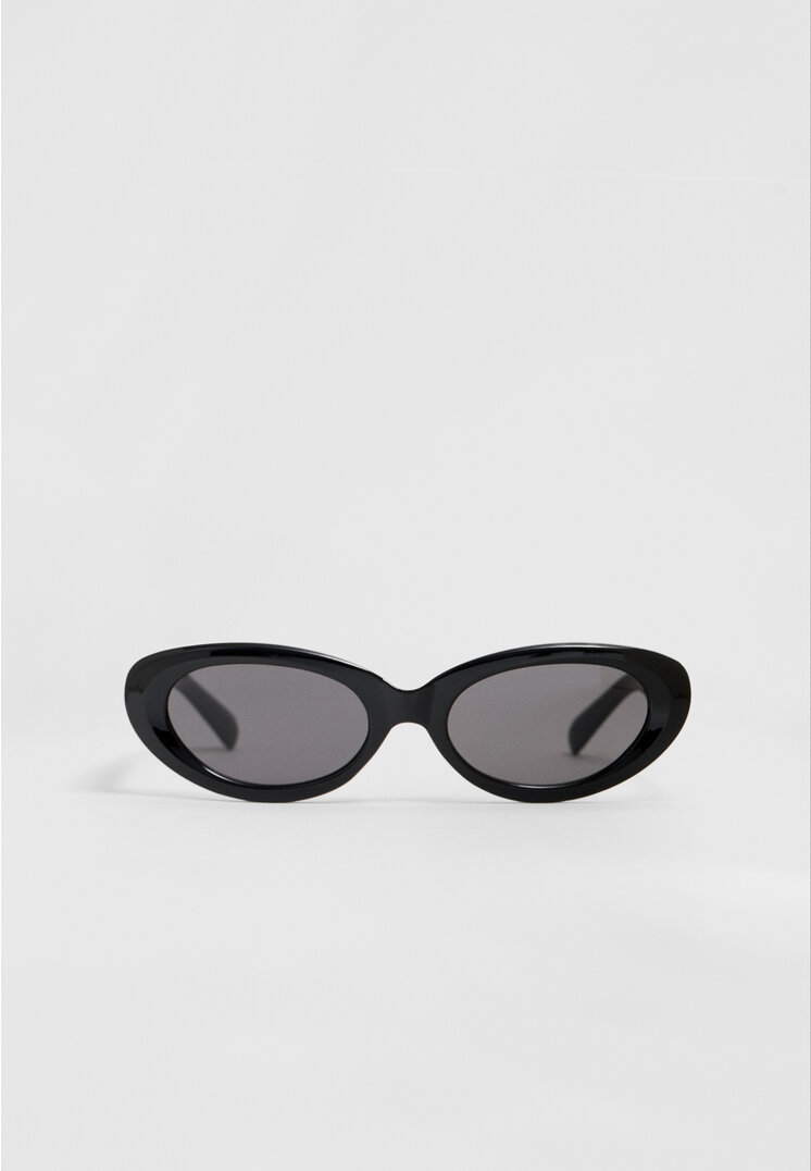 Stradivarius Owalne rogowe okulary przeciwsłoneczne Czarny OS