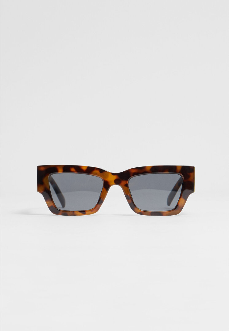 

Stradivarius Kastenförmige Sonnenbrille in Schildpattoptik Braun OS