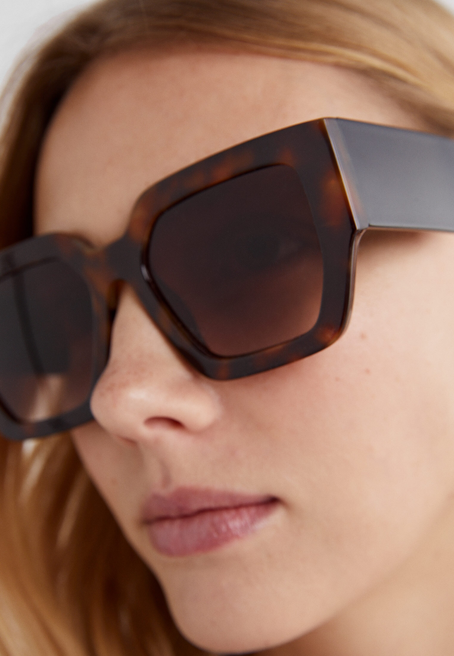 Gafas de sol grandes cuadradas carey Stradivarius Espa a