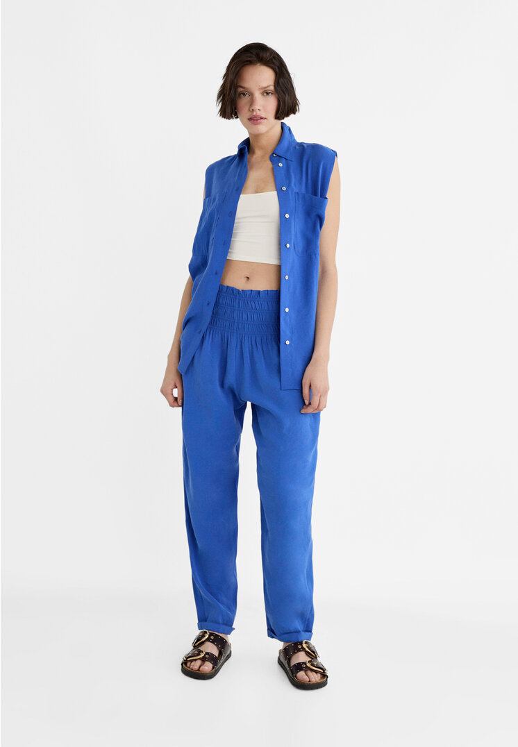 

Stradivarius Fließende Karottenhose Stretchbund. Blau XS