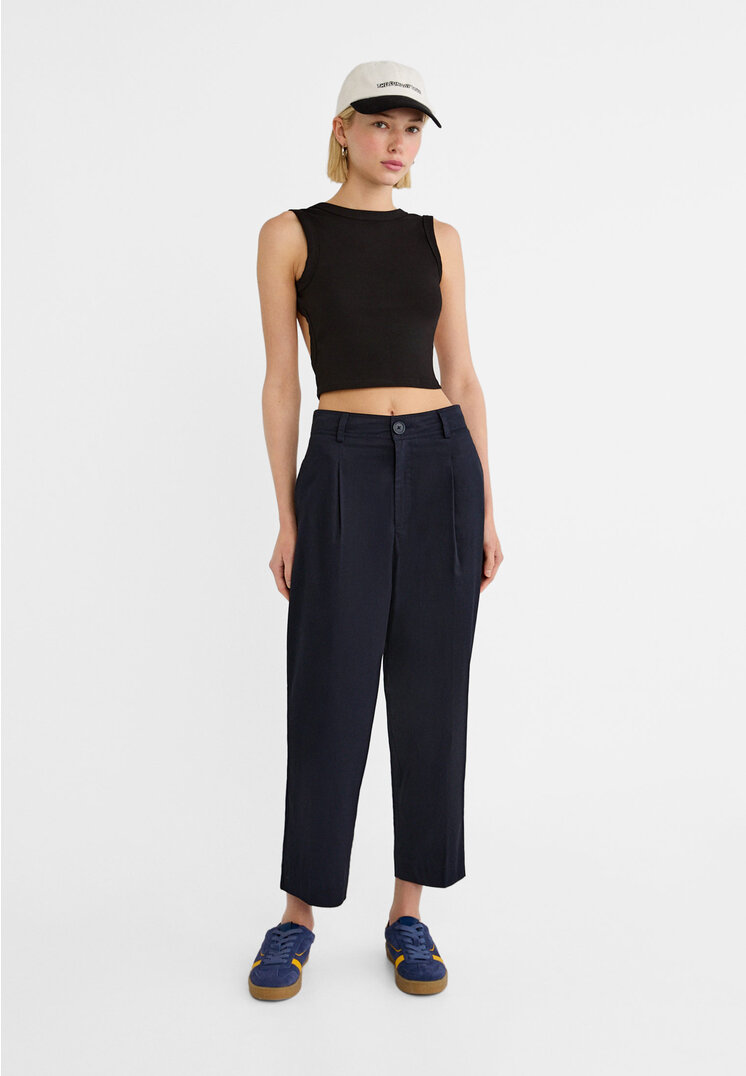 

Stradivarius Karottenhose mit Bundfalten Marineblau 32
