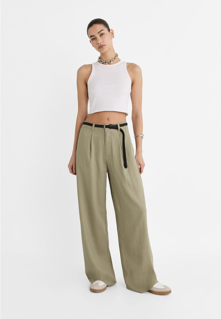 

Stradivarius Leinenhose mit Gürtel Khaki 38