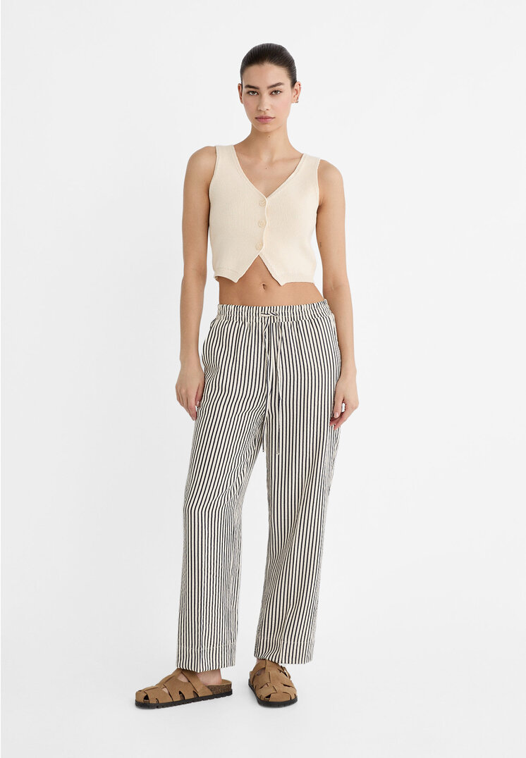 

Stradivarius Fließende Karottenhose Schwarz S