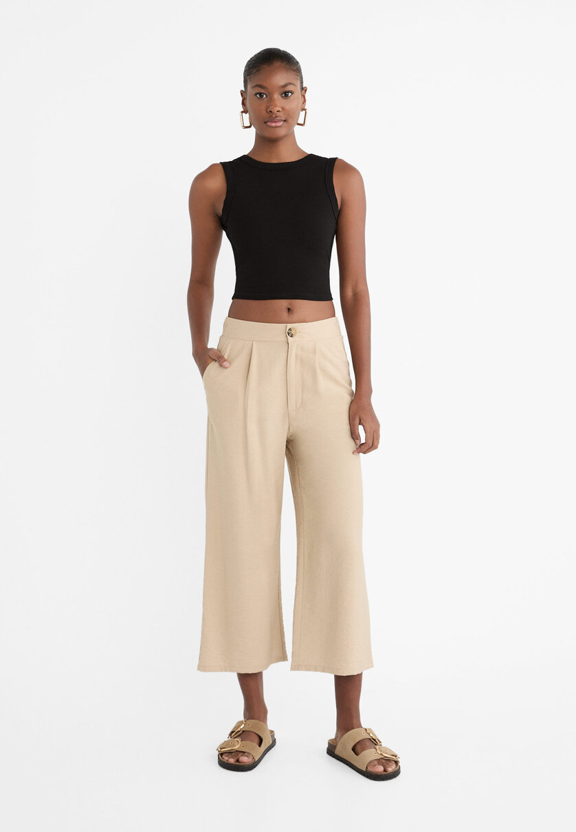 Flowing culottes with darts