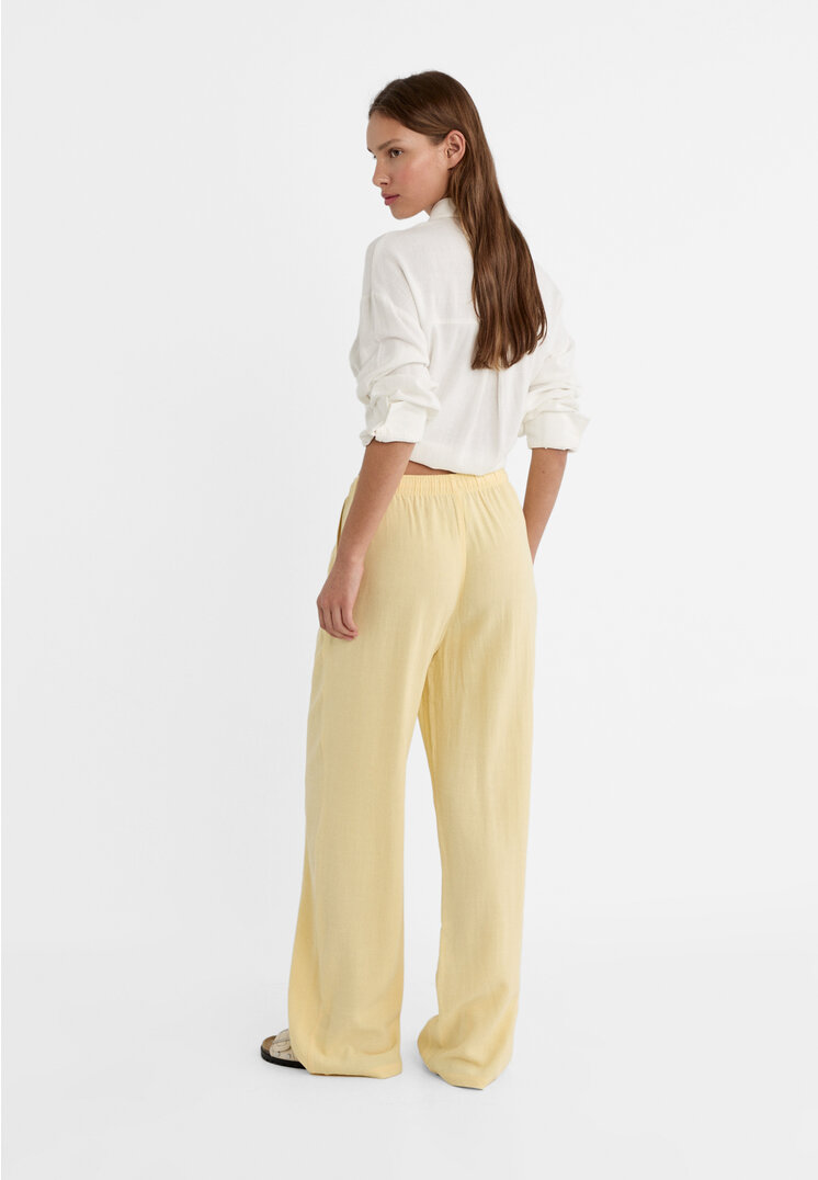 Stradivarius Loose-fitting linen blend trousers  Gold XL