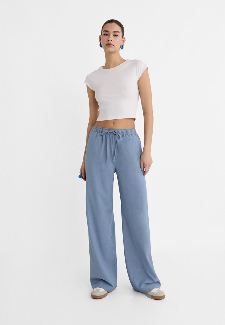 

Stradivarius Lange, fließende Stoffhose Blau M