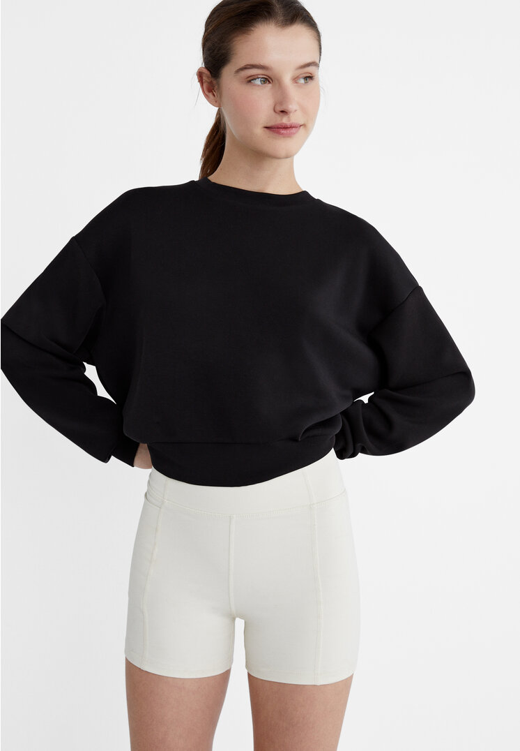 

Stradivarius Sportliche Hot Pants Ecru XS