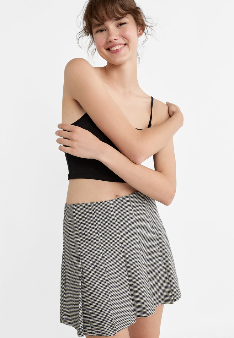 

Stradivarius Minirock mit Kellerfalten Ecru M
