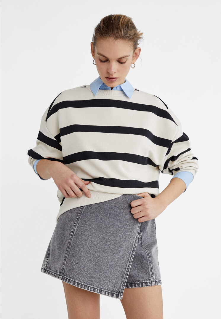 

Stradivarius Kopertowe spódnicospodenki jeansowe Czarny denim 32