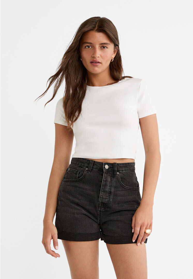

Stradivarius D83 Shorts im Mom-Fit schwarzer Denim 40