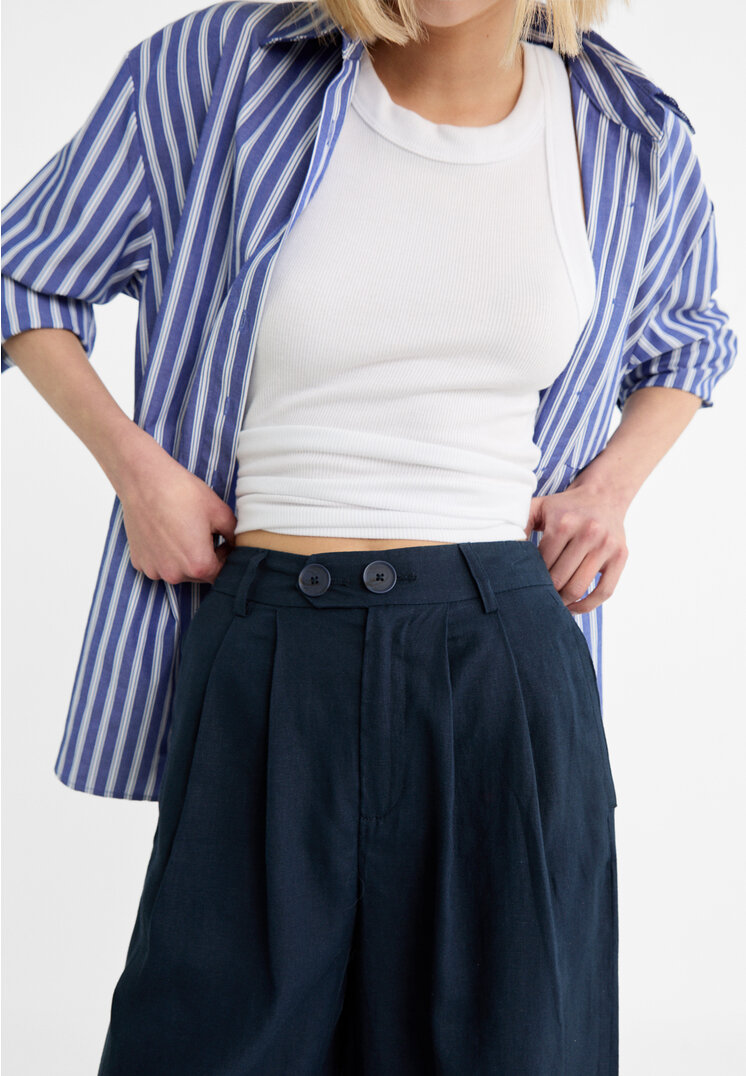 Stradivarius Linen blend Bermuda shorts with pleats  Navy blue 12