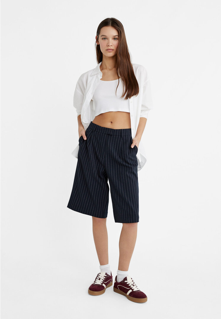 

Stradivarius Elegante Bermudashorts mit Nadelstreifen Marineblau 36