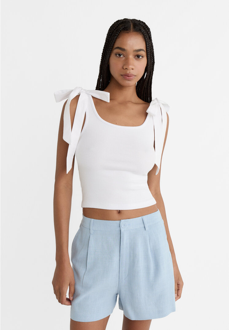 Stradivarius Fließende Shorts mit Zierfalten und Leinen Blau 44